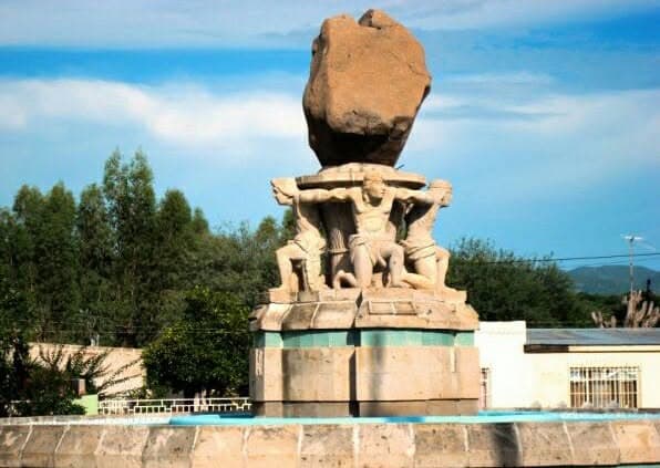 Piedra histórica y monumental