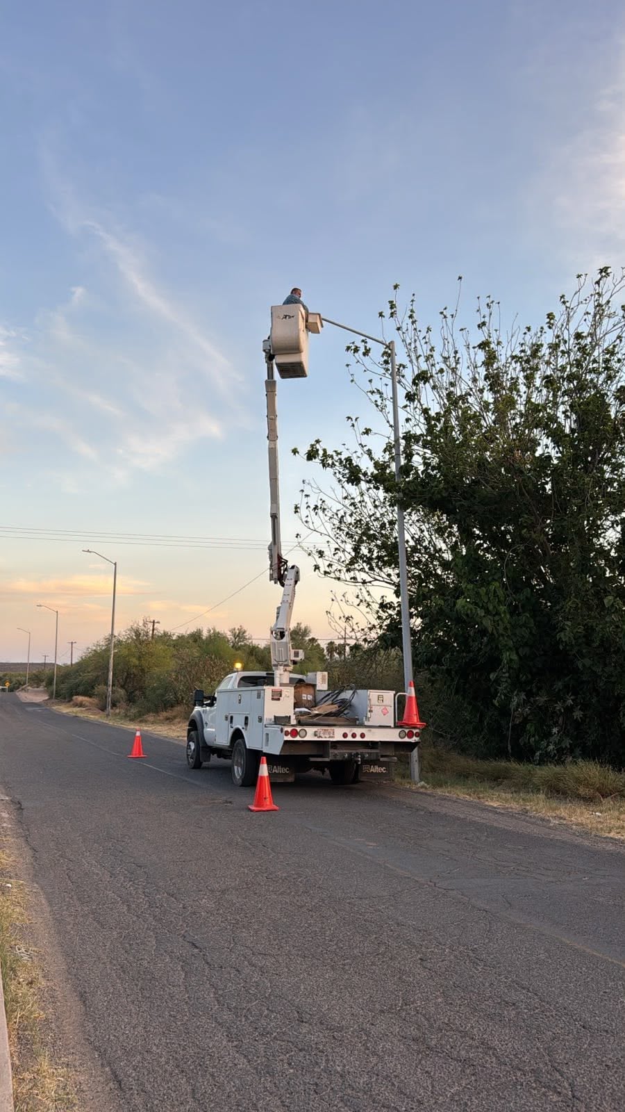 REHABILITACIÓN Y MANTENIMIENTO DE ALUMBRADO PUBLICO