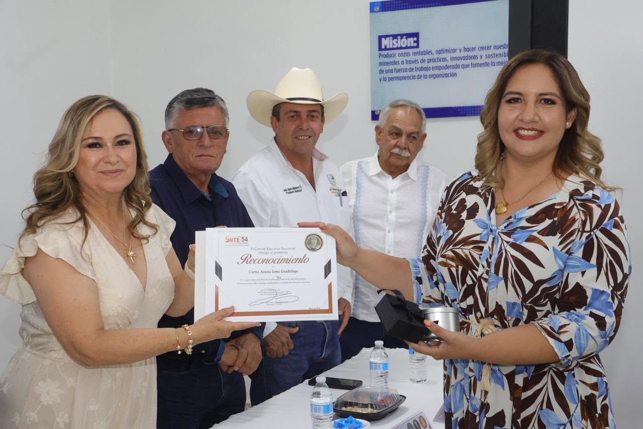 RECONOCIMIENTO A LA VOCACIÓN, ENTREGA Y COMPROMISO